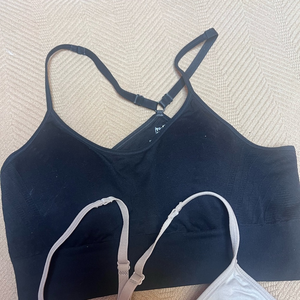 Bundle of 8 sports bras and shorts! - Picture 7 of 12